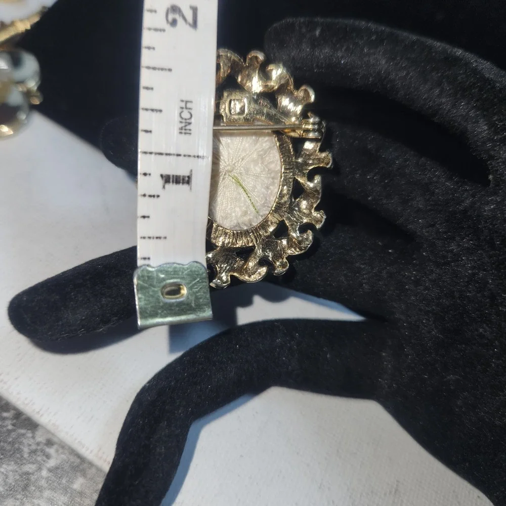Vintage‎ Petit Point Embroidered Floral Oval Brooch Pin Blue Flower